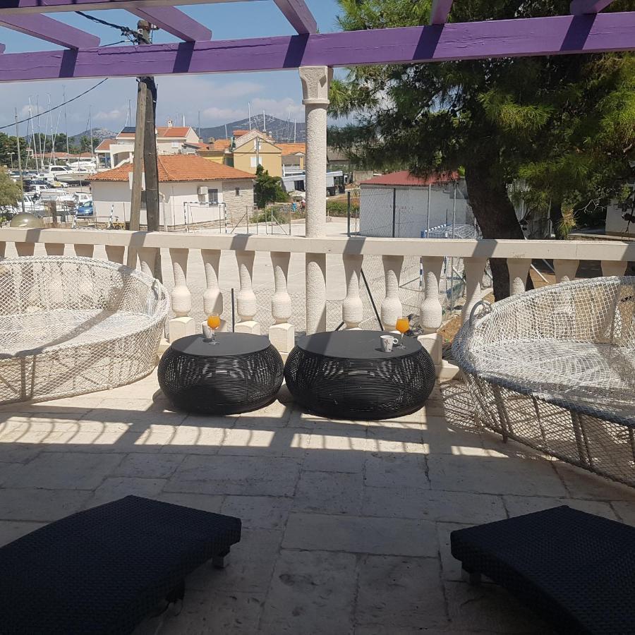 Jardin Kapetanova Kuca Apartment Veli Iz Luaran gambar