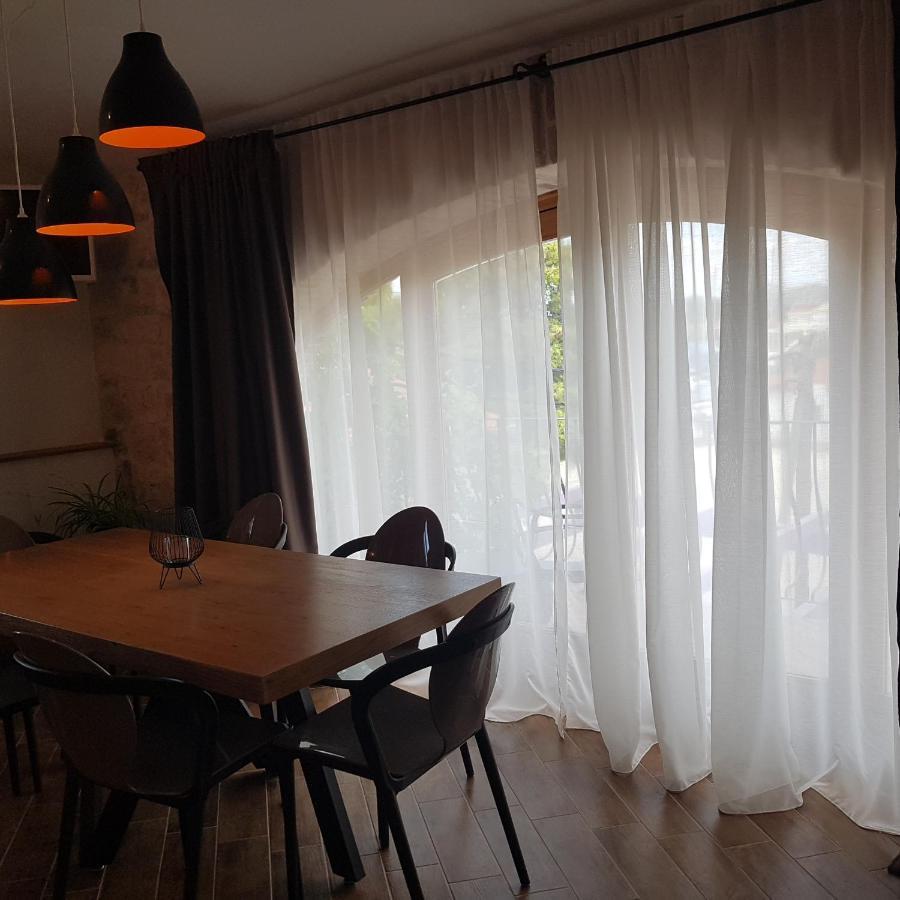 Jardin Kapetanova Kuca Apartment Veli Iz Luaran gambar