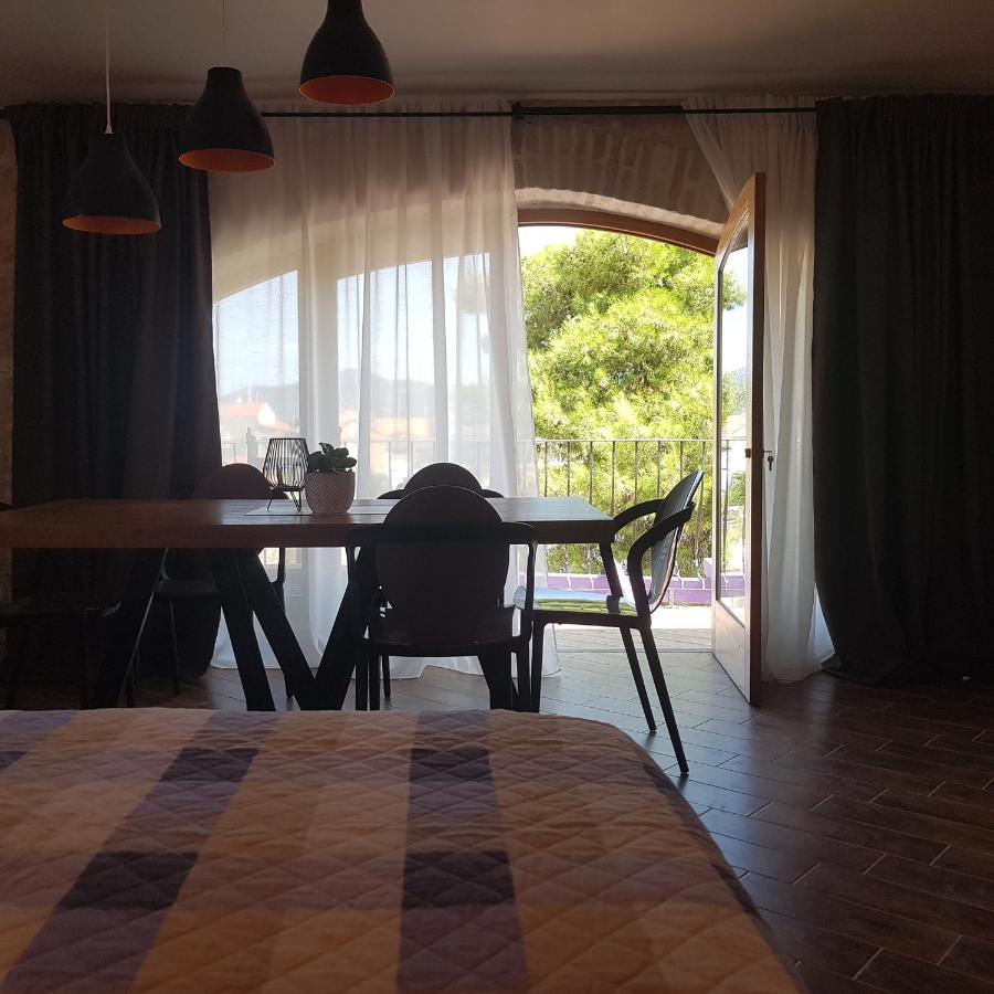 Jardin Kapetanova Kuca Apartment Veli Iz Luaran gambar