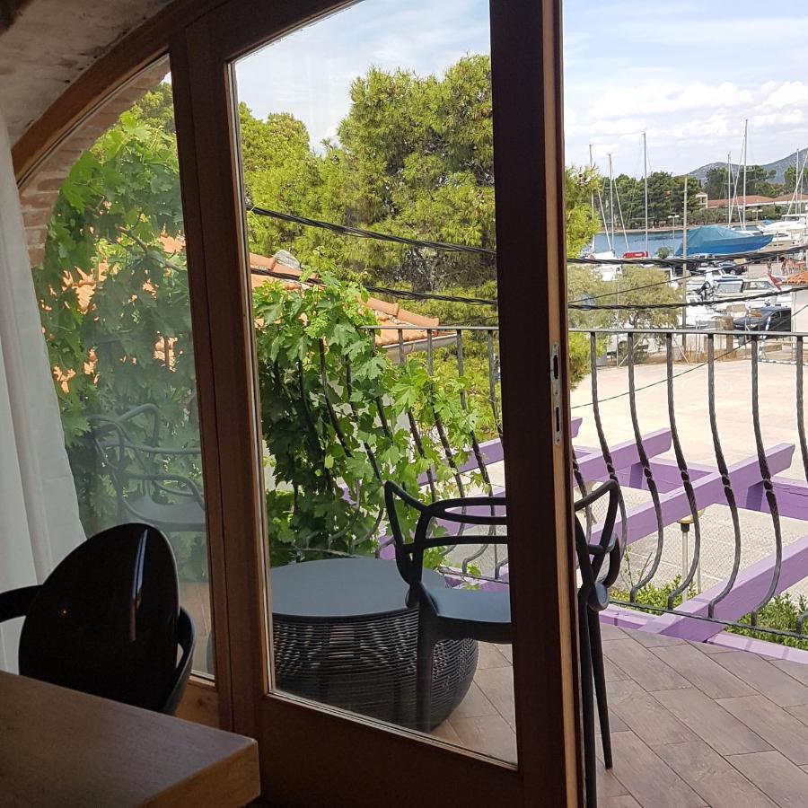 Jardin Kapetanova Kuca Apartment Veli Iz Luaran gambar