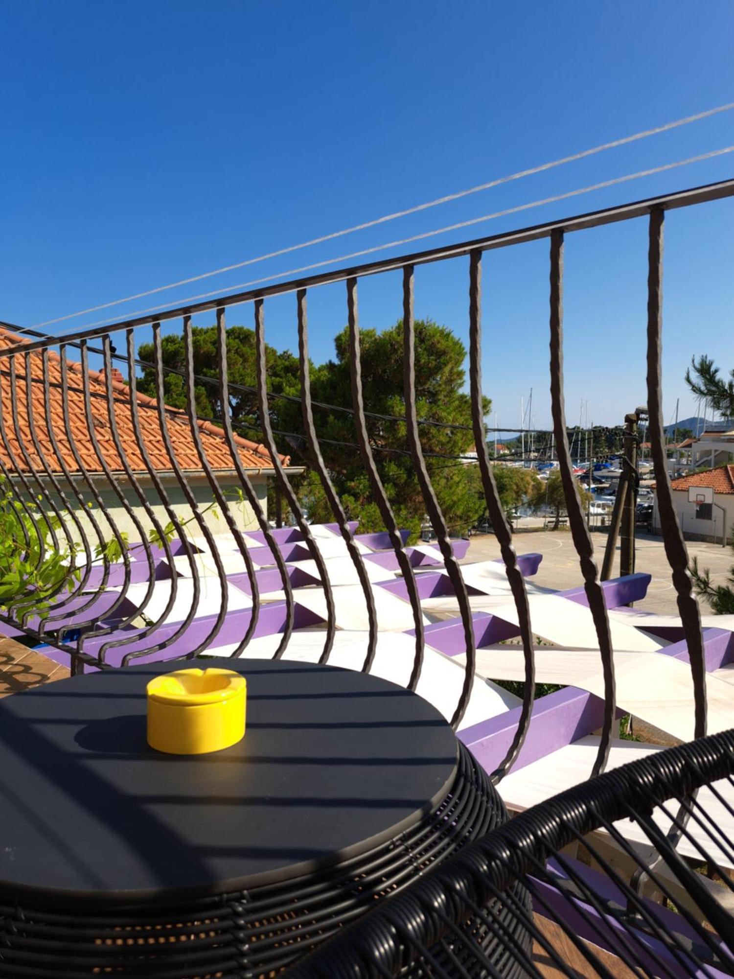Jardin Kapetanova Kuca Apartment Veli Iz Luaran gambar