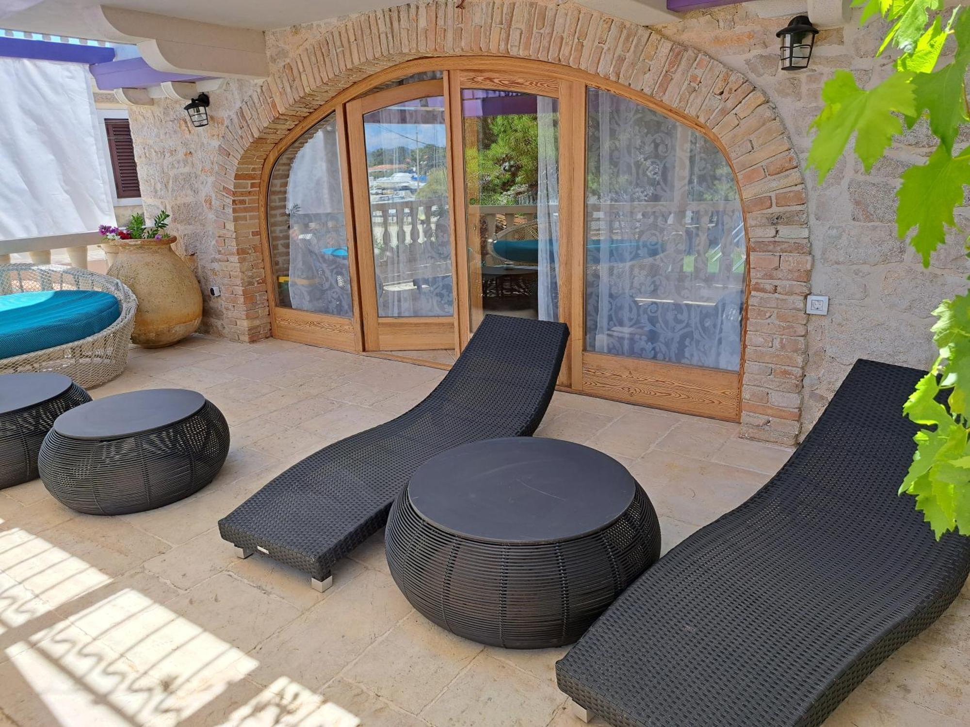 Jardin Kapetanova Kuca Apartment Veli Iz Luaran gambar